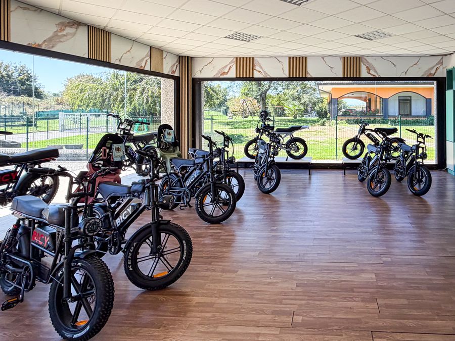 Fat bike Bicy esposte nello showroom